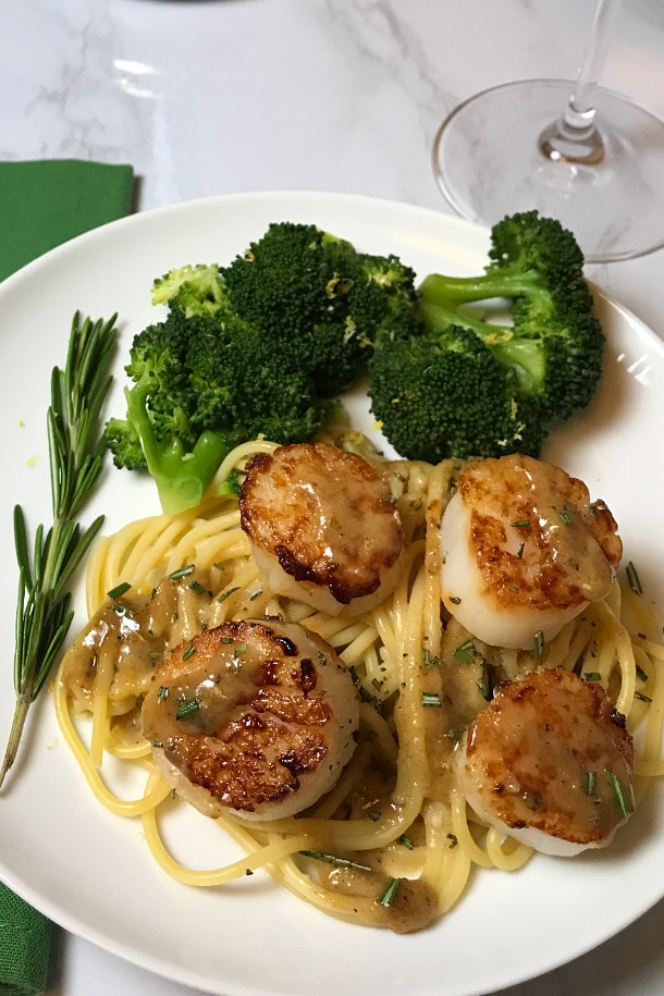 Scallops in a Lemon Rosemary Sauce