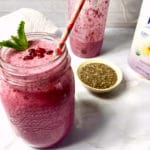 A berry smoothie using foods that reduce stress